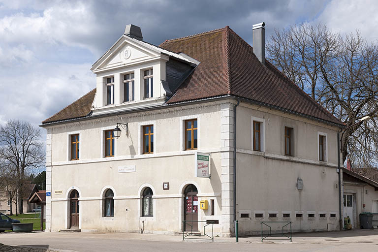 Vue de trois quarts droite. © Jérôme Mongreville / Région Bourgogne-Franche-Comté, Inventaire du patrimoine - 2016
