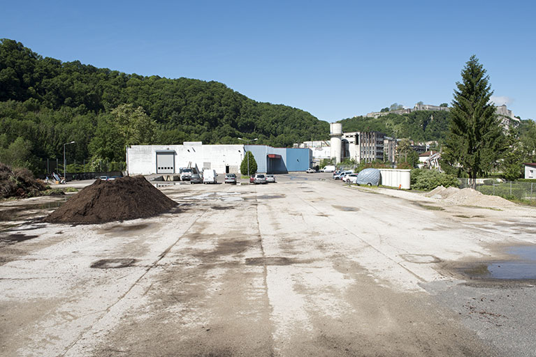 Etat en 2016. Usine C : zone correspondant à la partie détruite, avec l'usine A en arrière-plan. © Sonia Dourlot / Région Bourgogne-Franche-Comté, Inventaire du patrimoine - 2016