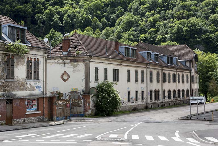 Etat en 2016. Usine A : façade sur rue des bureaux, depuis le nord. © Sonia Dourlot / Région Bourgogne-Franche-Comté, Inventaire du patrimoine - 2016