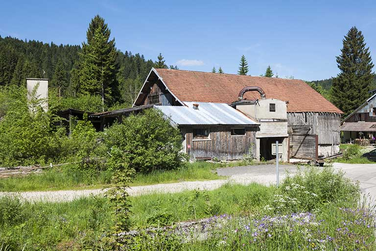 Vue d'ensemble depuis le sud-est. © Jérôme Mongreville / Région Bourgogne-Franche-Comté, Inventaire du patrimoine - 2016