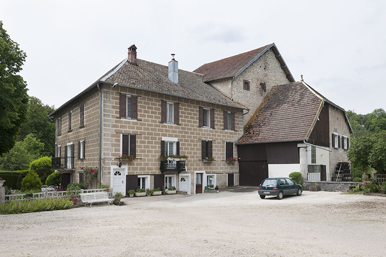Logement et moulin depuis la cour. © Jérôme Mongreville / Région Bourgogne-Franche-Comté, Inventaire du patrimoine - 2016