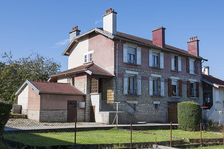 Maison à quatre logements. Vue trois quarts. © Jérôme Mongreville / Région Bourgogne-Franche-Comté, Inventaire du patrimoine - 2016