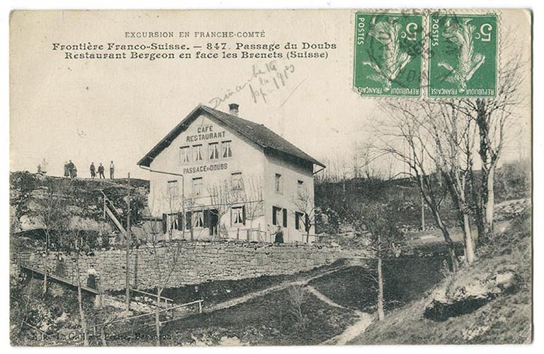 Excursion en Franche-Comté. Frontière franco-suisse. - 847. Passage du Doubs. Restaurant Bergeon en face les Brenets (Suisse), 1er quart 20e siècle [avant 1913]. © Laurent Poupard / Région Bourgogne-Franche-Comté, Inventaire du patrimoine - 2016
