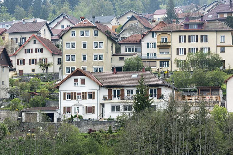 Vue d'ensemble éloignée, depuis l'est. © Sonia Dourlot / Région Bourgogne-Franche-Comté, Inventaire du patrimoine - 2016