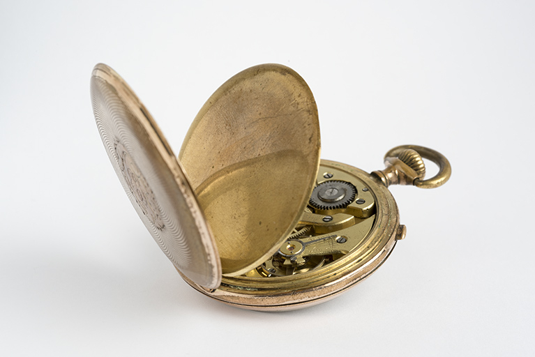 Vue de trois quarts à plat, fond et cuvette ouverts. © Sonia Dourlot / Région Bourgogne-Franche-Comté, Inventaire du patrimoine - 2016