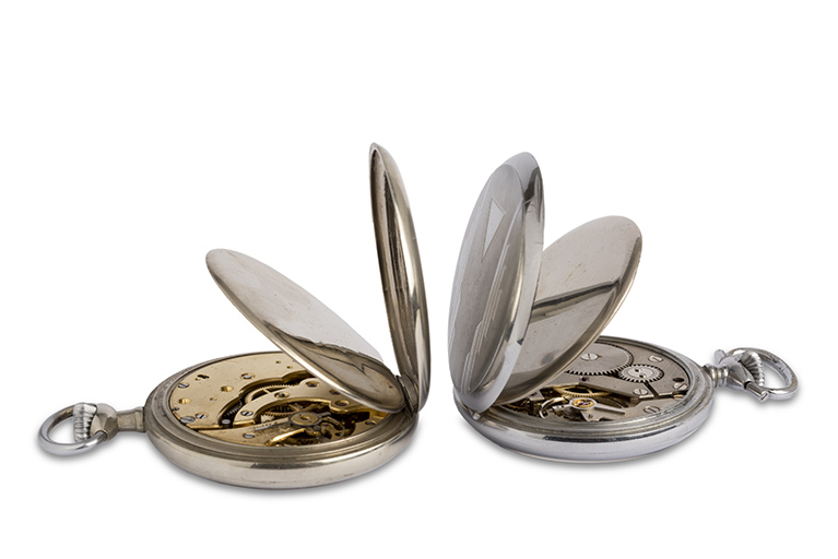 Montres de gousset Lip, avec fond et cuvette ouverts. © Sonia Dourlot / Région Bourgogne-Franche-Comté, Inventaire du patrimoine - 2016 Montres de gousset Lip, avec fond et cuvette ouverts. © Sonia Dourlot / Région Bourgogne-Franche-Comté, Inventaire du patrimoine - 2016