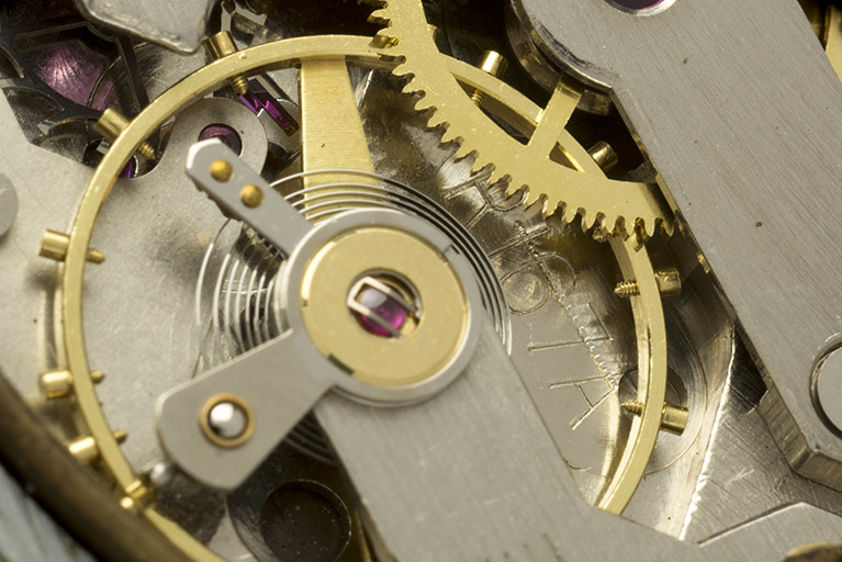 3e montre, mouvement Parrenin HP 40 : numéro de modèle Lip (R 167 A)  gravé près du pont de balancier. © Sonia Dourlot / Région Bourgogne-Franche-Comté, Inventaire du patrimoine - 2016