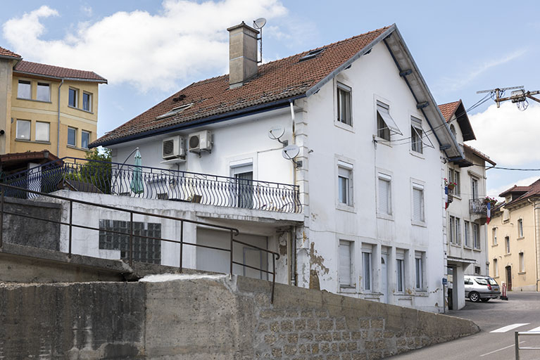 Façades antérieure et latérale gauche. © Sonia Dourlot / Région Bourgogne-Franche-Comté, Inventaire du patrimoine - 2016