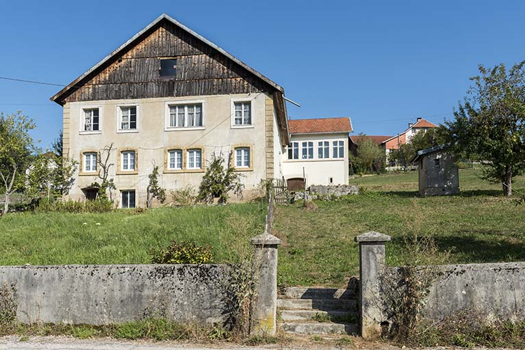 Façade antérieure et atelier de fabrication. © Sonia Dourlot / Région Bourgogne-Franche-Comté, Inventaire du patrimoine - 2016 Façade antérieure et atelier de fabrication. © Sonia Dourlot / Région Bourgogne-Franche-Comté, Inventaire du patrimoine - 2016