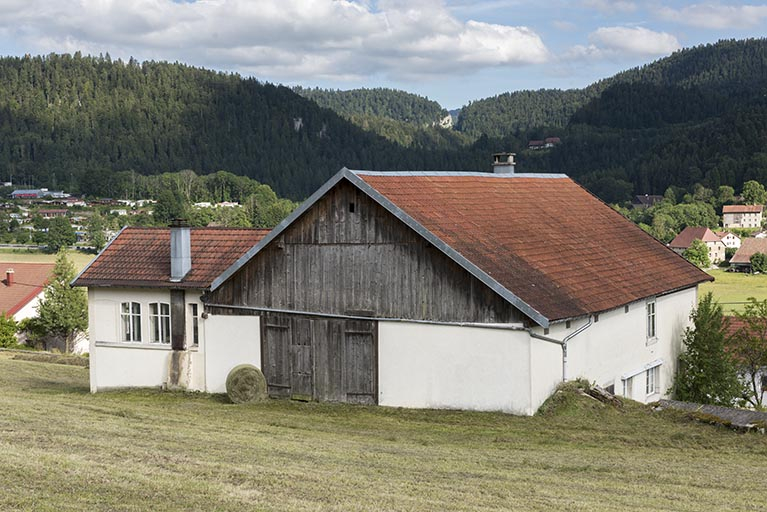 Façades postérieure et latérale gauche, et atelier de fabrication. © Sonia Dourlot / Région Bourgogne-Franche-Comté, Inventaire du patrimoine - 2016
