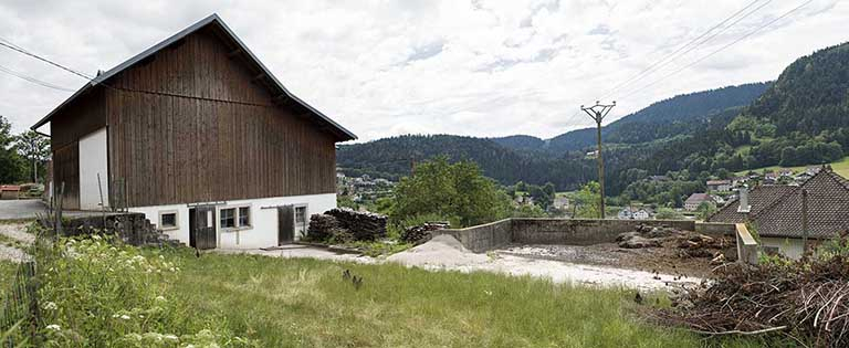 Façade postérieure de l'étable. © Sonia Dourlot / Région Bourgogne-Franche-Comté, Inventaire du patrimoine - 2016 Façade postérieure de l'étable. © Sonia Dourlot / Région Bourgogne-Franche-Comté, Inventaire du patrimoine - 2016