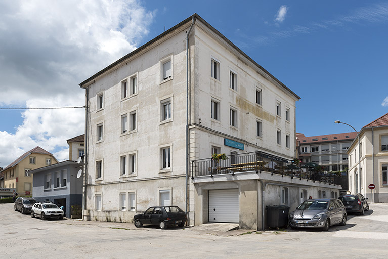 Immeuble : façades postérieure et latérale gauche. © Sonia Dourlot / Région Bourgogne-Franche-Comté, Inventaire du patrimoine - 2016 Immeuble : façades postérieure et latérale gauche. © Sonia Dourlot / Région Bourgogne-Franche-Comté, Inventaire du patrimoine - 2016