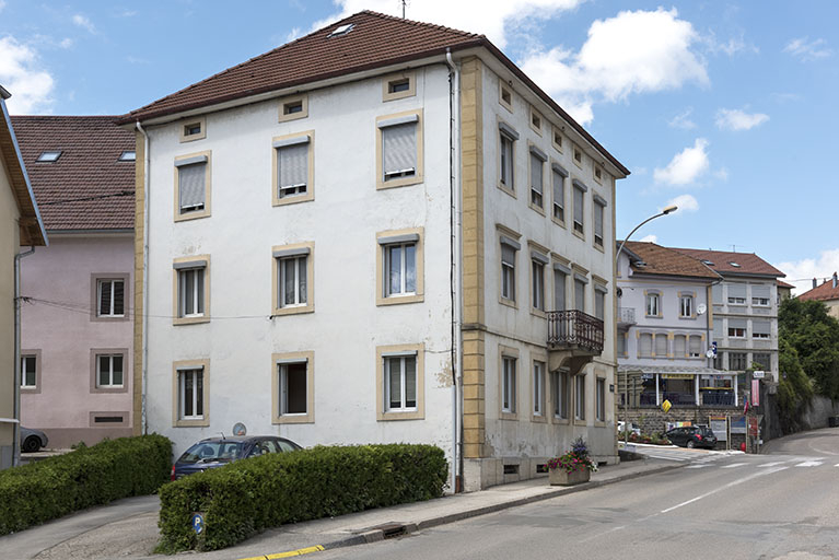 Façades antérieure et latérale gauche. © Sonia Dourlot / Région Bourgogne-Franche-Comté, Inventaire du patrimoine - 2016