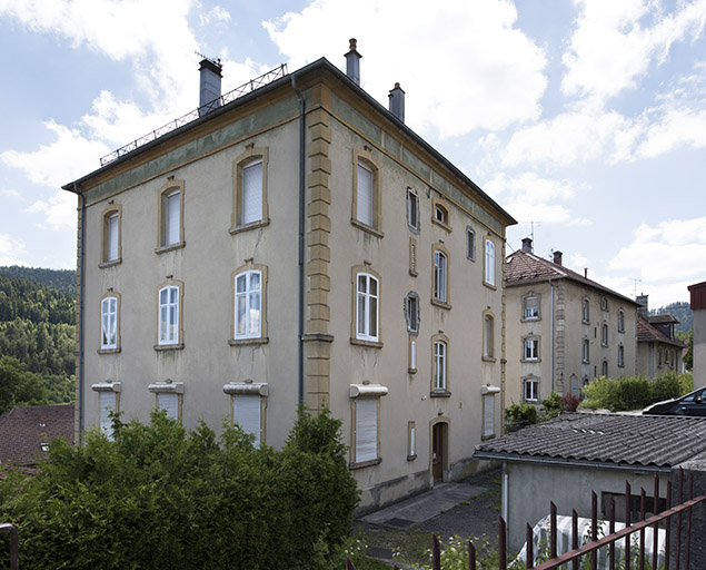 Façades postérieure et latérale droite. © Sonia Dourlot / Région Bourgogne-Franche-Comté, Inventaire du patrimoine - 2016