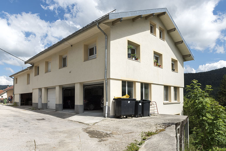 Façades sur la rue de l'Horlogerie, depuis l'ouest. © Sonia Dourlot / Région Bourgogne-Franche-Comté, Inventaire du patrimoine - 2016