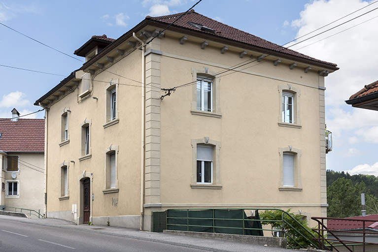 Façades antérieure et latérale droite. © Sonia Dourlot / Région Bourgogne-Franche-Comté, Inventaire du patrimoine - 2016