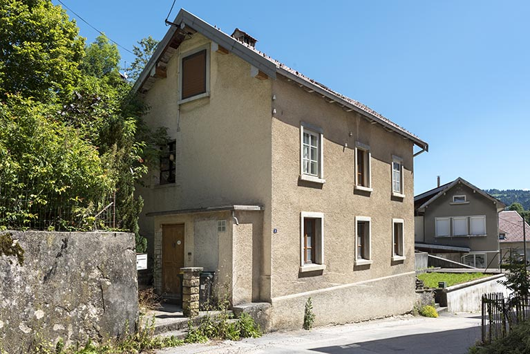 Façades antérieure et latérale gauche. © Sonia Dourlot / Région Bourgogne-Franche-Comté, Inventaire du patrimoine - 2016 Façades antérieure et latérale gauche. © Sonia Dourlot / Région Bourgogne-Franche-Comté, Inventaire du patrimoine - 2016