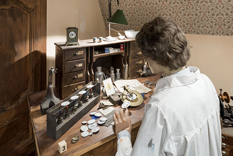 Musée : troisième salle. Reconstitution d'un atelier d'horlogerie à domicile. © Sonia Dourlot / Région Bourgogne-Franche-Comté, Inventaire du patrimoine - 2016 Musée : troisième salle. Reconstitution d'un atelier d'horlogerie à domicile. © Sonia Dourlot / Région Bourgogne-Franche-Comté, Inventaire du patrimoine - 2016