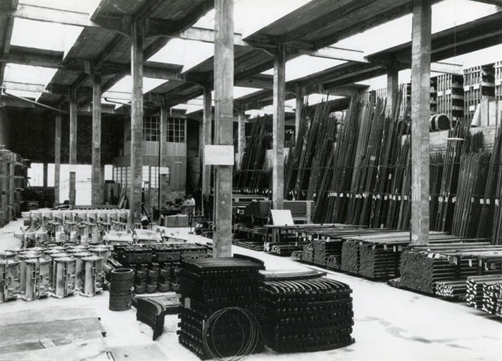 Magasin de matériaux (profilés) et de pièces détachées, phot. Stainacre, s.d. [début 20e siècle]. © Stainacre / Région Bourgogne-Franche-Comté, Inventaire du patrimoine - 2016