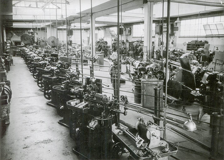 Atelier de décolletage (tours américains multibroches Acme-Gridley et tours suisses monobroches Beschler), s.d. [3e quart 20e siècle]. © Raphaël Favereaux / Région Bourgogne-Franche-Comté, Inventaire du patrimoine - 2016