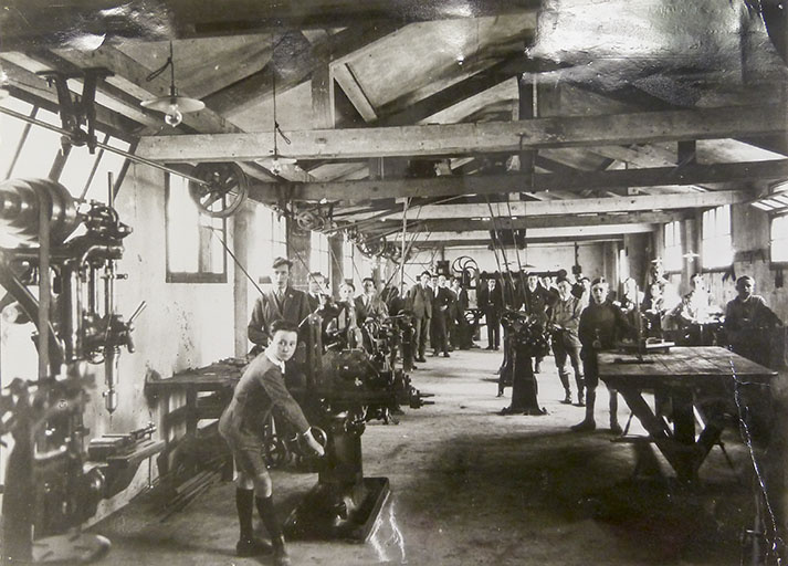 Ecole d'apprentissage, phot. Stainacre (?), s.d. [début 20e siècle]. © Stainacre / Région Bourgogne-Franche-Comté, Inventaire du patrimoine - 2016