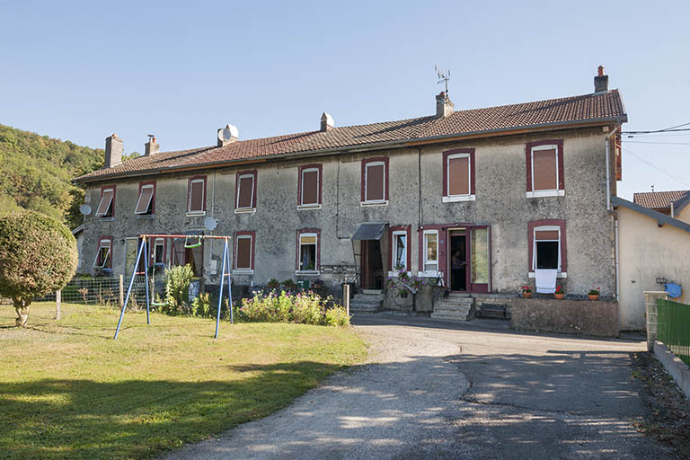 Logement ouvrier (8 appartements). Vue depuis le nord. © Jérôme Mongreville / Région Bourgogne-Franche-Comté, Inventaire du patrimoine - 2016