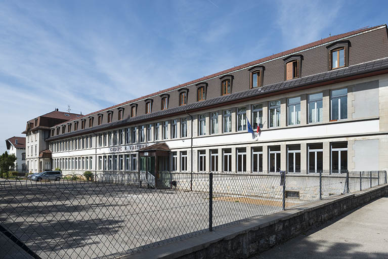 Façade sud vue de trois quarts droite. © Jérôme Mongreville / Région Bourgogne-Franche-Comté, Inventaire du patrimoine - 2016