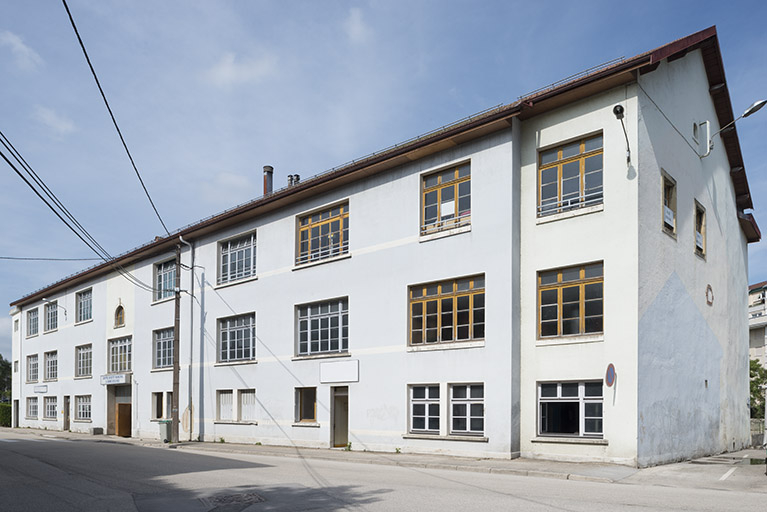 Atelier de fabrication sur rue. Vue de trois quarts droite. © Jérôme Mongreville / Région Bourgogne-Franche-Comté, Inventaire du patrimoine - 2016
