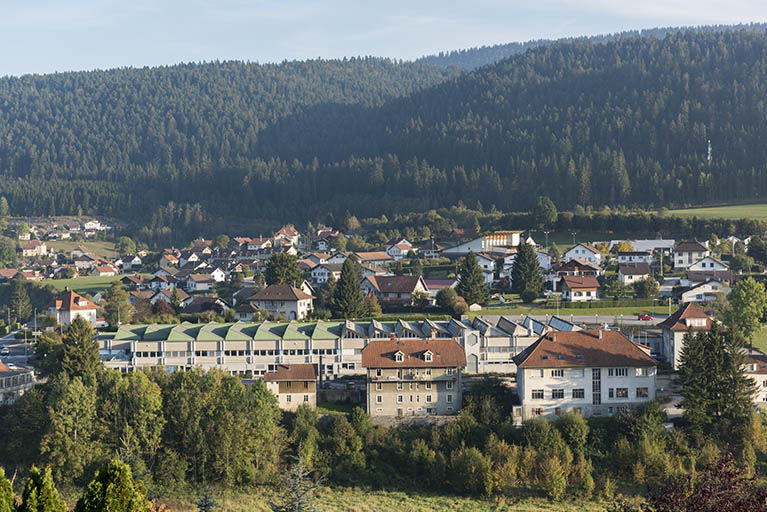 Vue d'ensemble plongeante, depuis le nord-ouest. © Sonia Dourlot / Région Bourgogne-Franche-Comté, Inventaire du patrimoine - 2016 Vue d'ensemble plongeante, depuis le nord-ouest. © Sonia Dourlot / Région Bourgogne-Franche-Comté, Inventaire du patrimoine - 2016