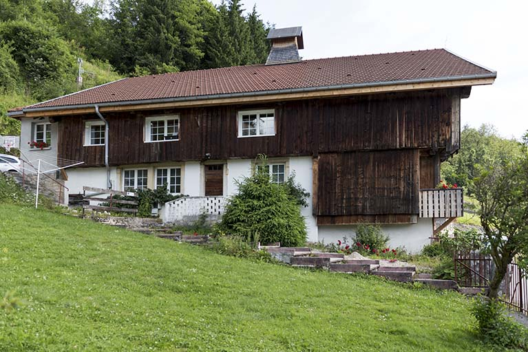 Façade latérale gauche. © Sonia Dourlot / Région Bourgogne-Franche-Comté, Inventaire du patrimoine - 2016 Façade latérale gauche. © Sonia Dourlot / Région Bourgogne-Franche-Comté, Inventaire du patrimoine - 2016