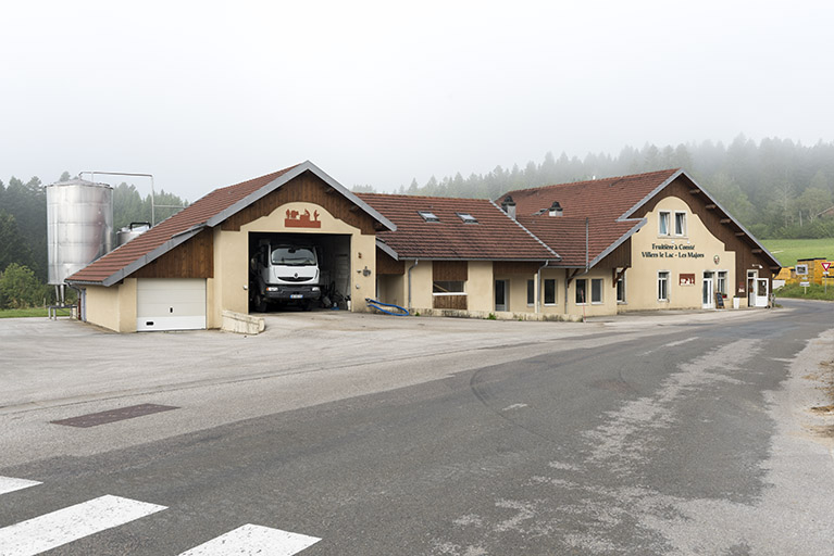 Vue d'ensemble, depuis l'est (façade antérieure). © Sonia Dourlot / Région Bourgogne-Franche-Comté, Inventaire du patrimoine - 2016