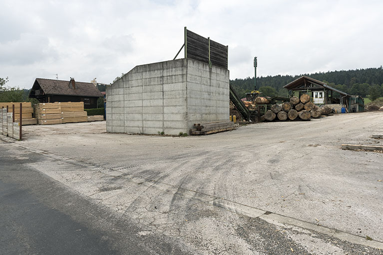 Silo, écorceuse et aire de fabrication. © Sonia Dourlot / Région Bourgogne-Franche-Comté, Inventaire du patrimoine - 2016