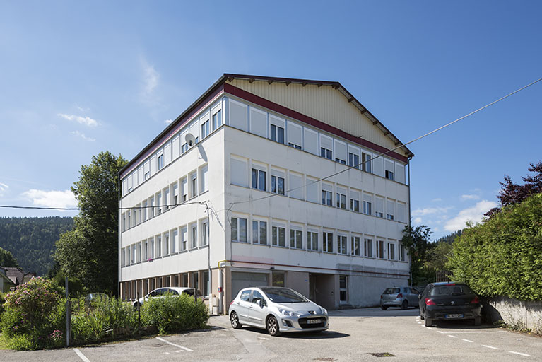 Usine : façades antérieure et latérale gauche. © Sonia Dourlot / Région Bourgogne-Franche-Comté, Inventaire du patrimoine - 2016 Usine : façades antérieure et latérale gauche. © Sonia Dourlot / Région Bourgogne-Franche-Comté, Inventaire du patrimoine - 2016