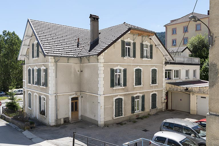 Maison : façades postérieure et latérale droite. © Sonia Dourlot / Région Bourgogne-Franche-Comté, Inventaire du patrimoine - 2016