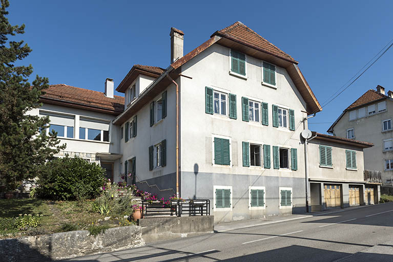 Façades antérieure et latérale gauche. © Sonia Dourlot / Région Bourgogne-Franche-Comté, Inventaire du patrimoine - 2016