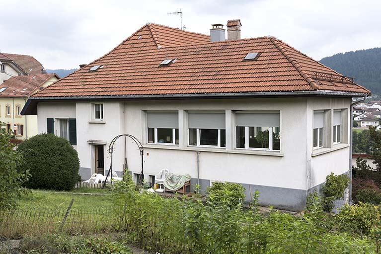 Façades postérieure et latérale gauche. © Sonia Dourlot / Région Bourgogne-Franche-Comté, Inventaire du patrimoine - 2016