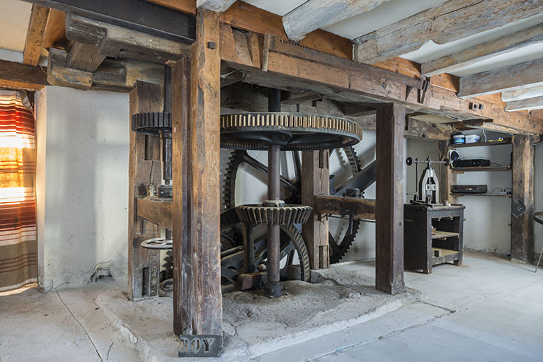 Rez-de-chaussée : beffroi (ouest) des meules. © Jérôme Mongreville / Région Bourgogne-Franche-Comté, Inventaire du patrimoine - 2016