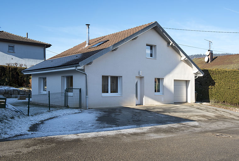 Façades antérieure et latérale gauche. © Sonia Dourlot / Région Bourgogne-Franche-Comté, Inventaire du patrimoine - 2016 Façades antérieure et latérale gauche. © Sonia Dourlot / Région Bourgogne-Franche-Comté, Inventaire du patrimoine - 2016