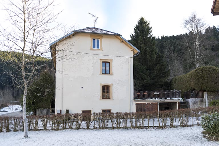 Façade latérale droite. © Sonia Dourlot / Région Bourgogne-Franche-Comté, Inventaire du patrimoine - 2016
