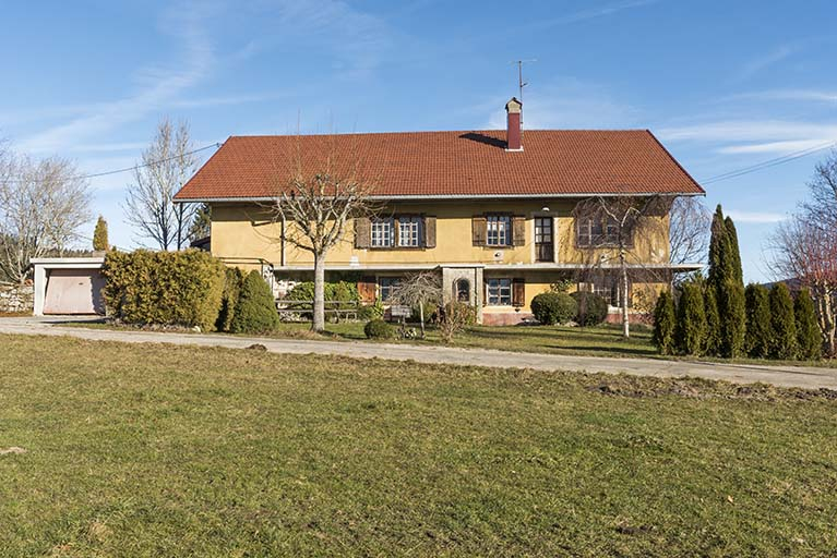 Façade antérieure. © Sonia Dourlot / Région Bourgogne-Franche-Comté, Inventaire du patrimoine - 2016 Façade antérieure. © Sonia Dourlot / Région Bourgogne-Franche-Comté, Inventaire du patrimoine - 2016