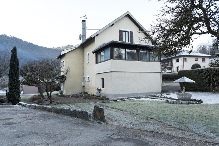 Façades postérieure et latérale gauche. © Sonia Dourlot / Région Bourgogne-Franche-Comté, Inventaire du patrimoine - 2016 Façades postérieure et latérale gauche. © Sonia Dourlot / Région Bourgogne-Franche-Comté, Inventaire du patrimoine - 2016