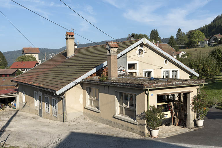 Façades antérieure et latérale droite. © Sonia Dourlot / Région Bourgogne-Franche-Comté, Inventaire du patrimoine - 2016 Façades antérieure et latérale droite. © Sonia Dourlot / Région Bourgogne-Franche-Comté, Inventaire du patrimoine - 2016
