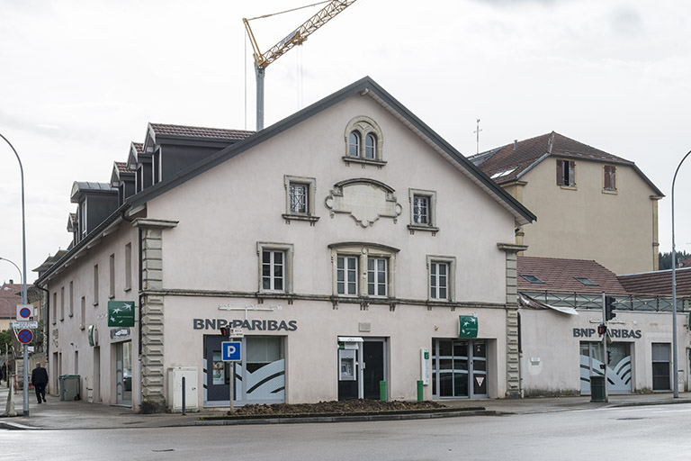 Bâtiment à l'angle des rues du docteur Grenier et Marpaud. © Jérôme Mongreville / Région Bourgogne-Franche-Comté, Inventaire du patrimoine - 2016