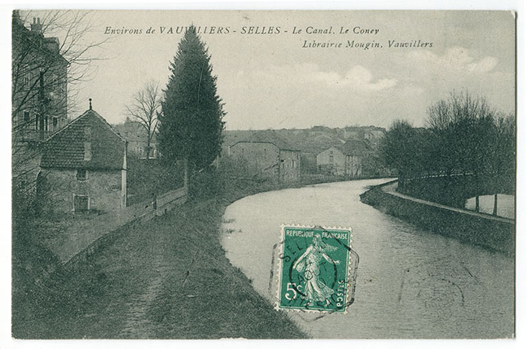 Vue du canal de l'Est, carte postale. © Guillaume Gézolme (reproduction) / Région Bourgogne-Franche-Comté, Inventaire du patrimoine - 2016 Vue du canal de l'Est, carte postale. © Guillaume Gézolme (reproduction) / Région Bourgogne-Franche-Comté, Inventaire du patrimoine - 2016
