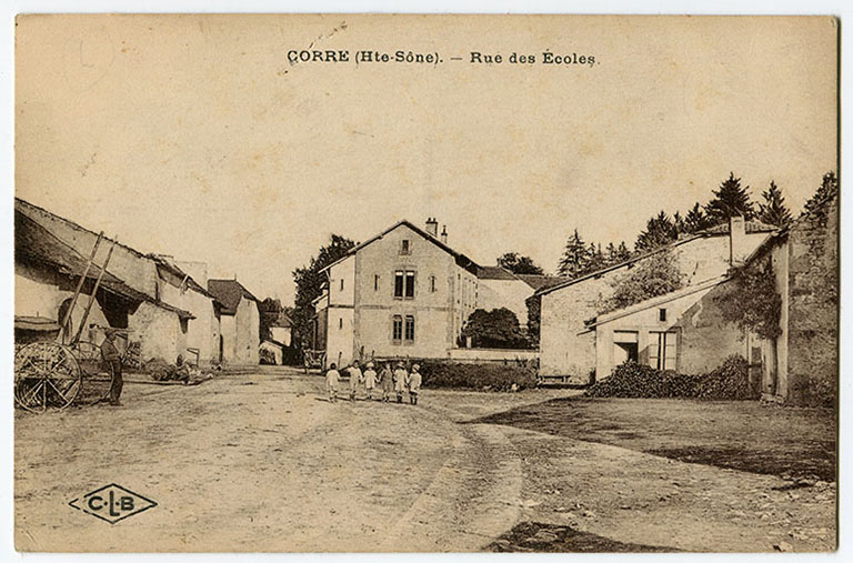 Rue des écoles, actuellement rue Billecard. Carte postale. © Philippe  Mairot (reproduction) / Région Bourgogne-Franche-Comté, Inventaire du patrimoine - 2016