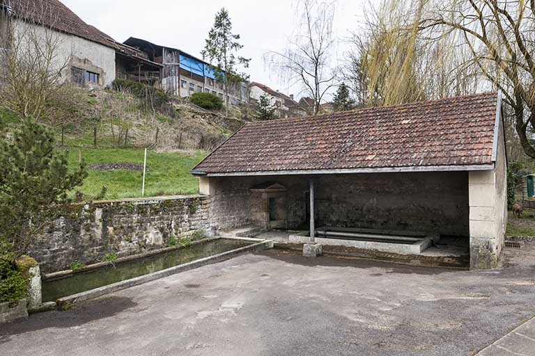 Lavoir, rue de la Fontaine. © Jérôme Mongreville / Région Bourgogne-Franche-Comté, Inventaire du patrimoine - 2016