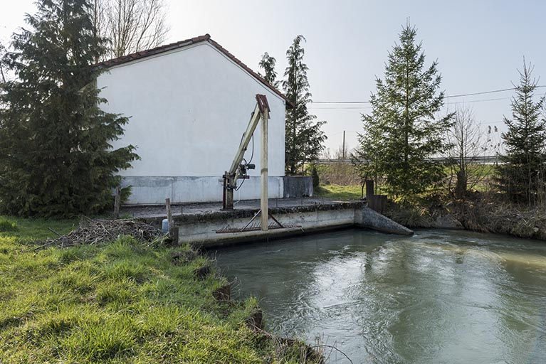 Appareil lié à l'entretien du bief. © Sonia Dourlot / Région Bourgogne-Franche-Comté, Inventaire du patrimoine - 2016 Appareil lié à l'entretien du bief. © Sonia Dourlot / Région Bourgogne-Franche-Comté, Inventaire du patrimoine - 2016