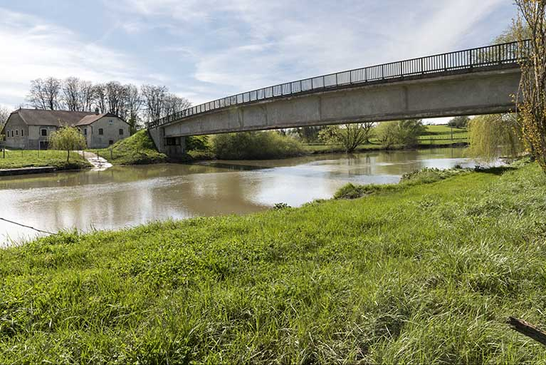 Franchissement de la Saône : pont de Fouchécourt.  © Sonia Dourlot / Région Bourgogne-Franche-Comté, Inventaire du patrimoine - 2016