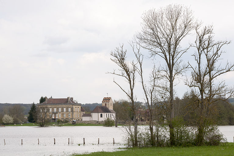 La commune lors d'une crue de la Saône. © Jérôme Mongreville / Région Bourgogne-Franche-Comté, Inventaire du patrimoine - 2016 La commune lors d'une crue de la Saône. © Jérôme Mongreville / Région Bourgogne-Franche-Comté, Inventaire du patrimoine - 2016