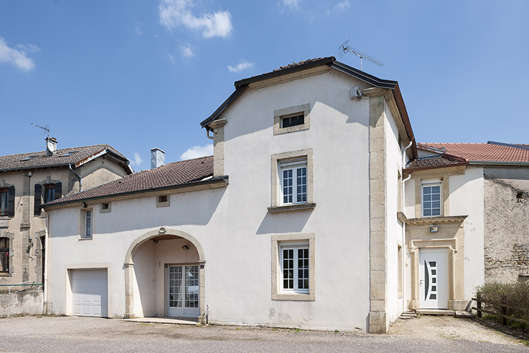 Ferme, Grande rue. © Jérôme Mongreville / Région Bourgogne-Franche-Comté, Inventaire du patrimoine - 2016 Ferme, Grande rue. © Jérôme Mongreville / Région Bourgogne-Franche-Comté, Inventaire du patrimoine - 2016